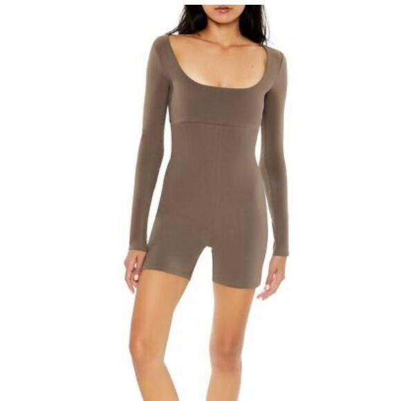 Forever 21 | Fitted Long-Sleeve Romper - Picture 1 of 6